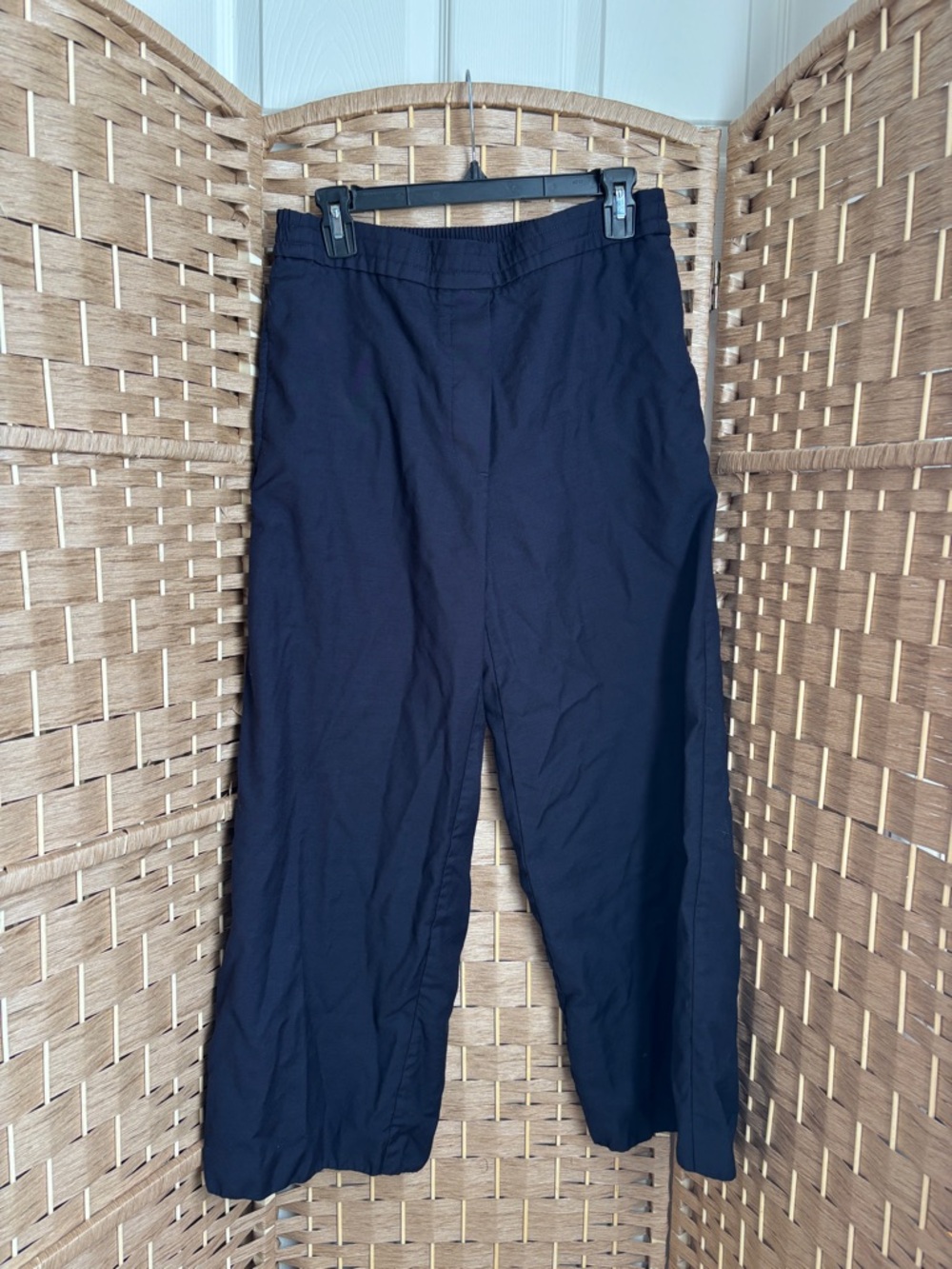 Women’s navy cropped summer wool pants